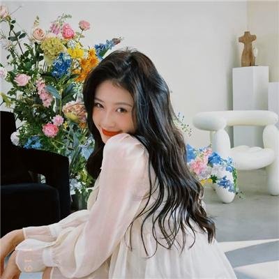 驼背人与舞女